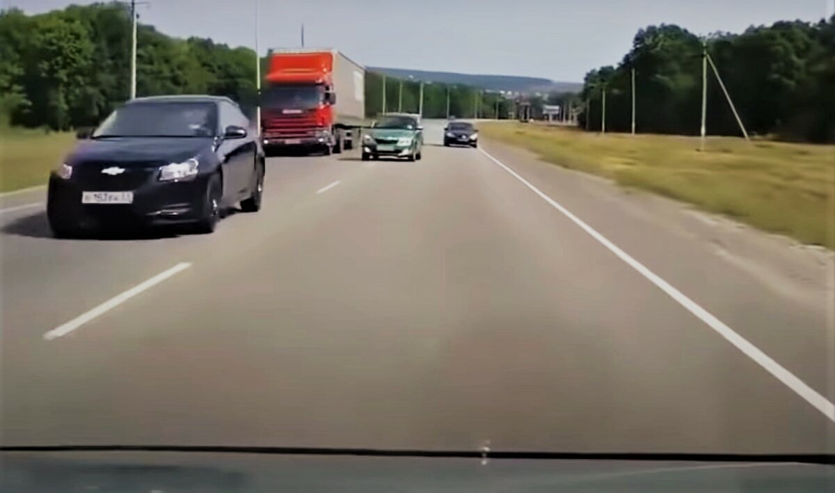 Что такое двойной обгон на дороге картинка