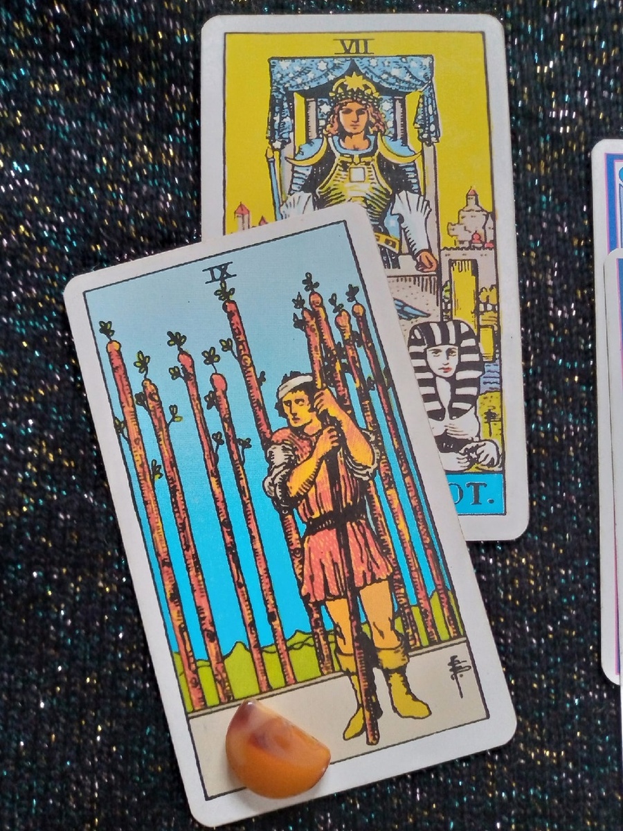 Первый вариант (жёлтый камень)