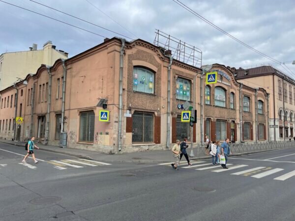 Помещение на пр. Стачек, где ООО «Ньютаун Эстейт» приобрело право аренды по конкурсу