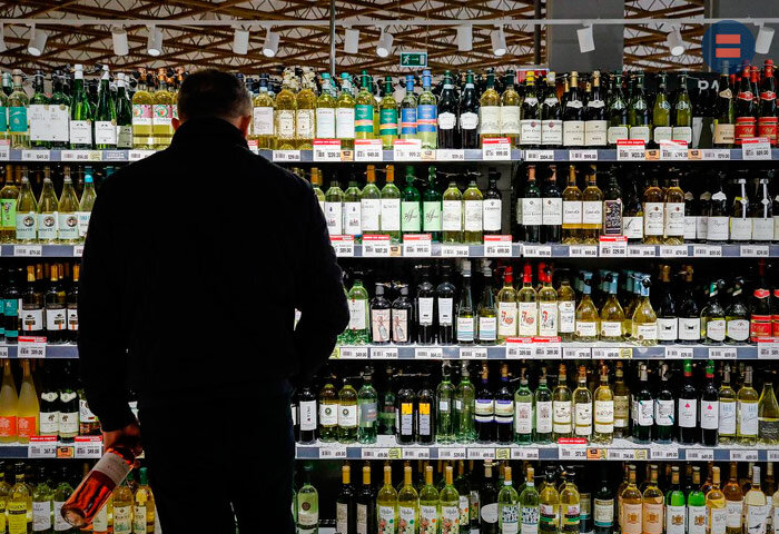 Стране угрожает дефицит импортных напитков