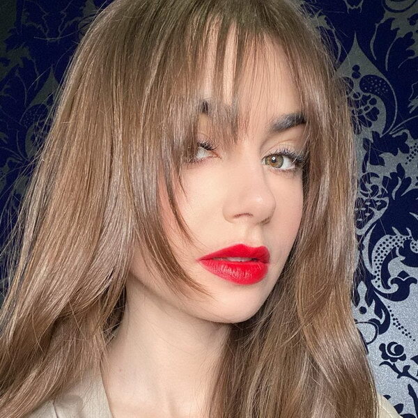     Лили Коллинз сыграет в «Сообщнике»