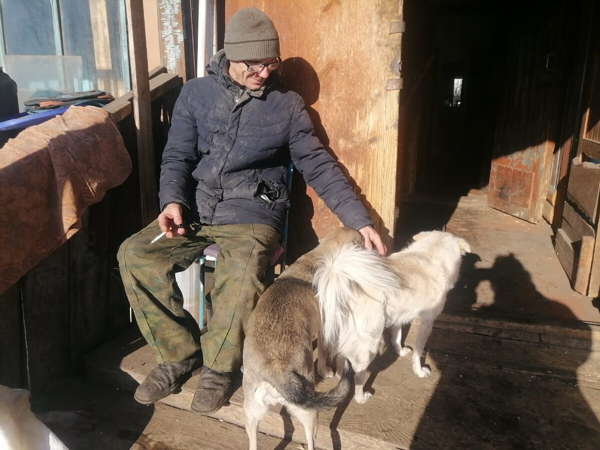 Даже на перекуре вместе.