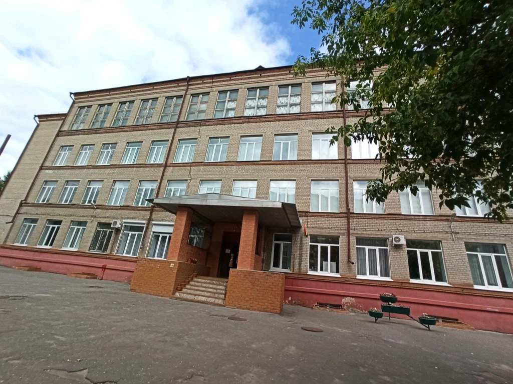 На фото школа № 48 г. Воронеж
