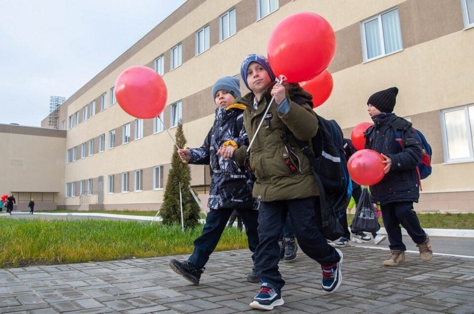    В Казачьей бухте открылся новый корпус начальной школы. Фото: пресс-служба правительства Севастополя.