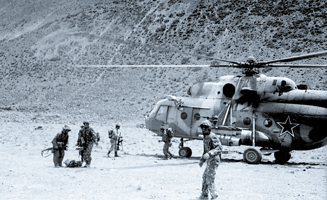 Погрузка воздушного десанта под Кандагаром.