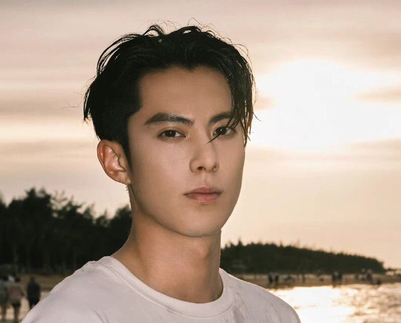 Дилан ван дорамы. Дилан Ванг 2022. Dylan Wang Love between.