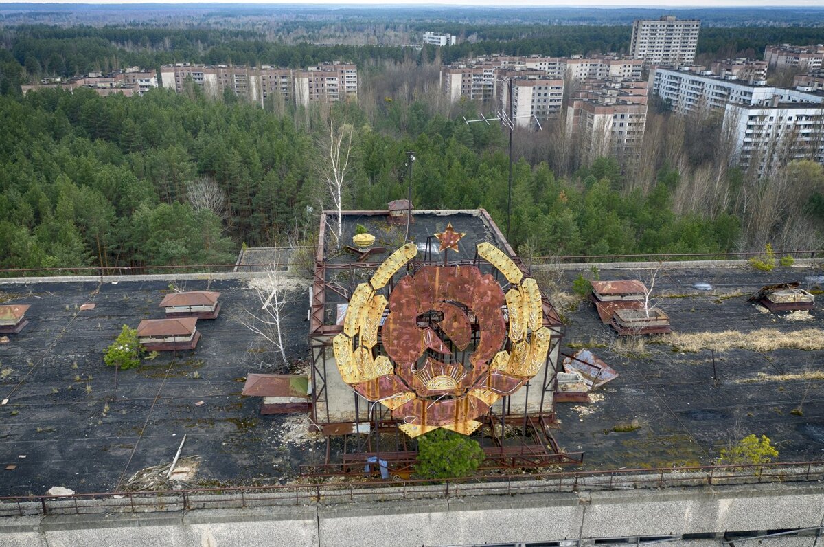 Взрыв на чернобыльской аэс фото