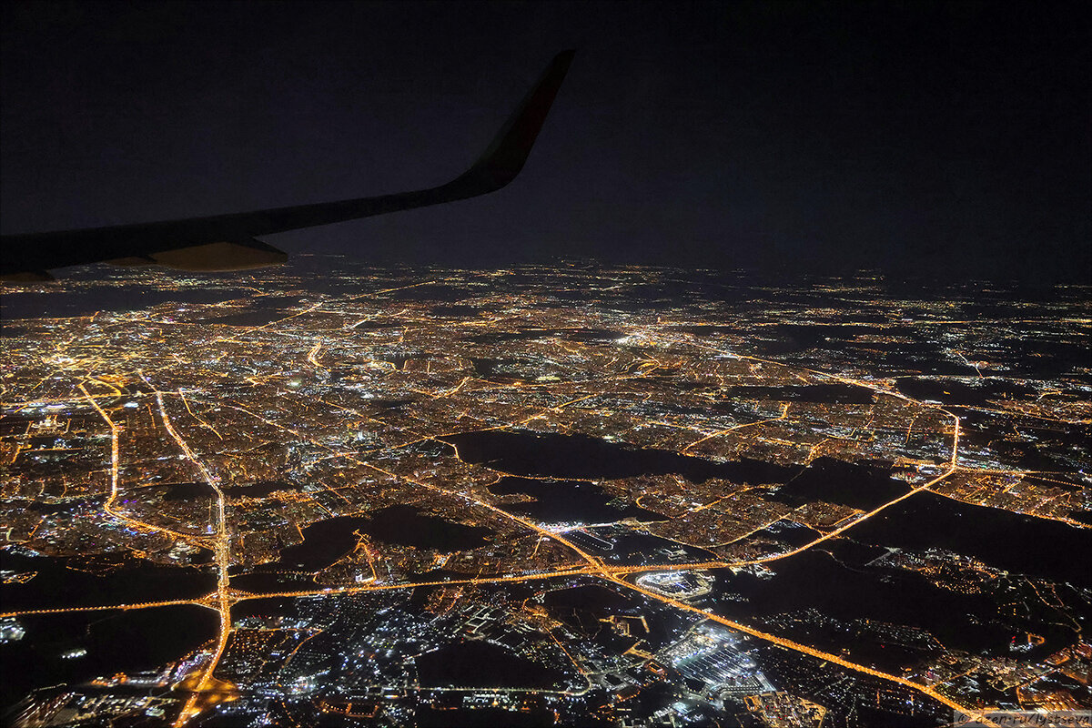 Окно самолета ночью (65 фото)