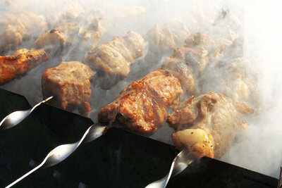    Как замариновать мясо для шашлыка по-армянски на пикнике ©А. Плеханов, А. Степанова, А. Кашляк