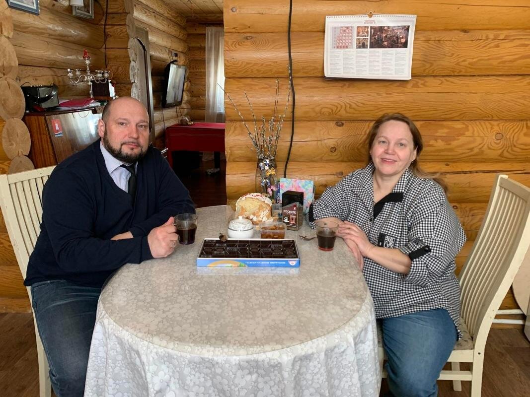    Освобожденная экс-глава Белого Яра Елена Никифорова вернулась домой и принимает гостей