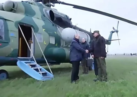    Мнение: визит Путина в зону СВО показал, что «договорняков» не будет