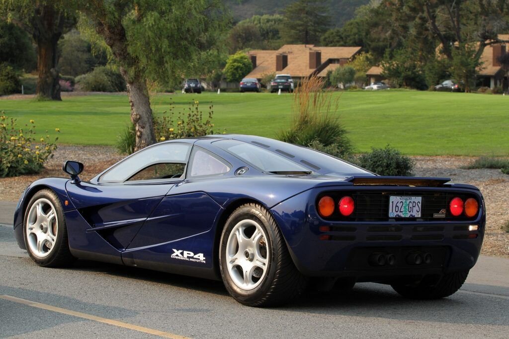 Спорткар MCLAREN f1