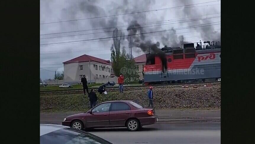 Пожар в каменске шахтинском сейчас. Пожар на тепловозе. Пожар на Локомотиве