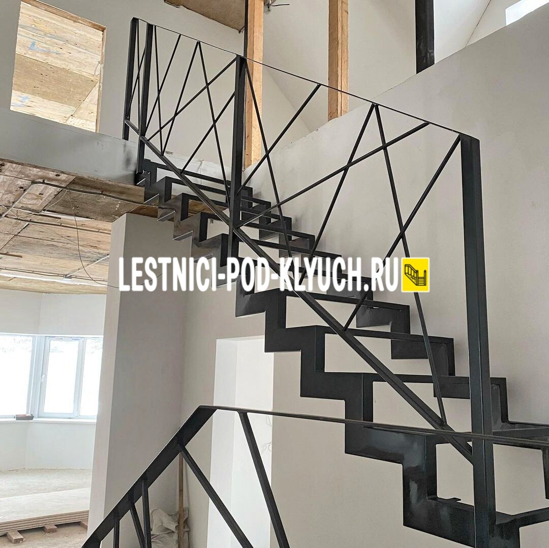 Принимаем звонки: пн-вс с 8:00 до 21:00 (+7 499 490-72-90). Электронная почта: info@lestnici-pod-klyuch.ru