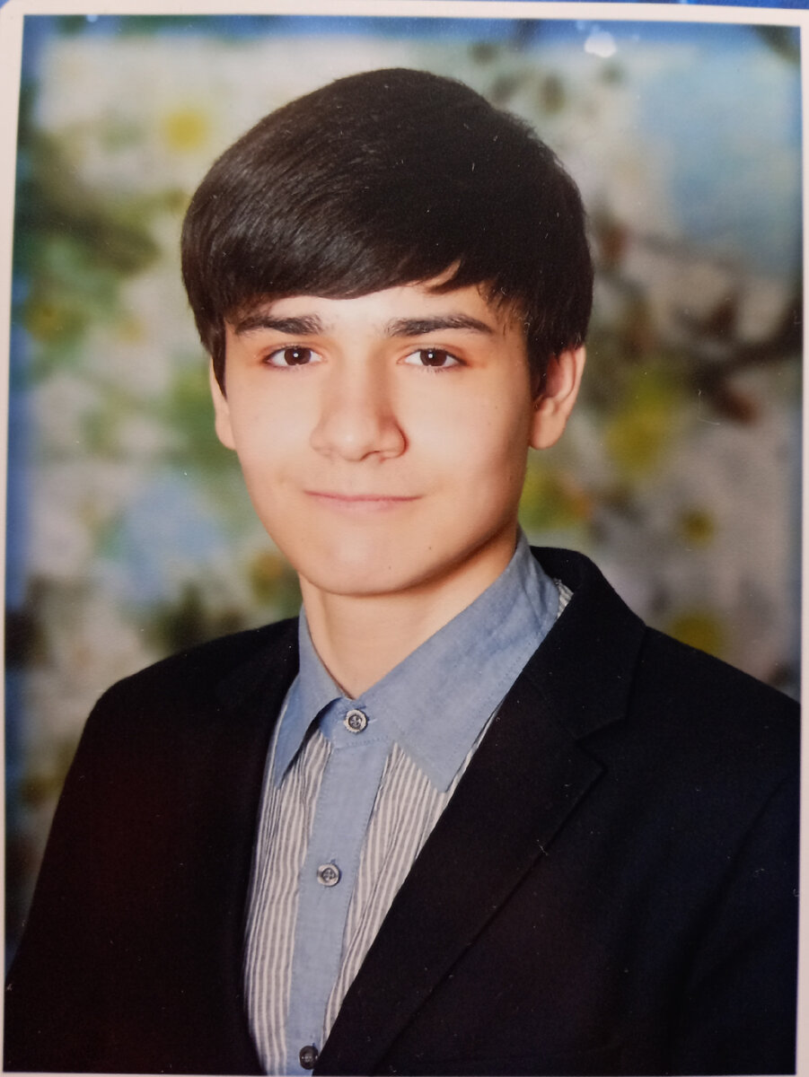 Фото из школьного альбома. Так я выглядел в 15-16 лет