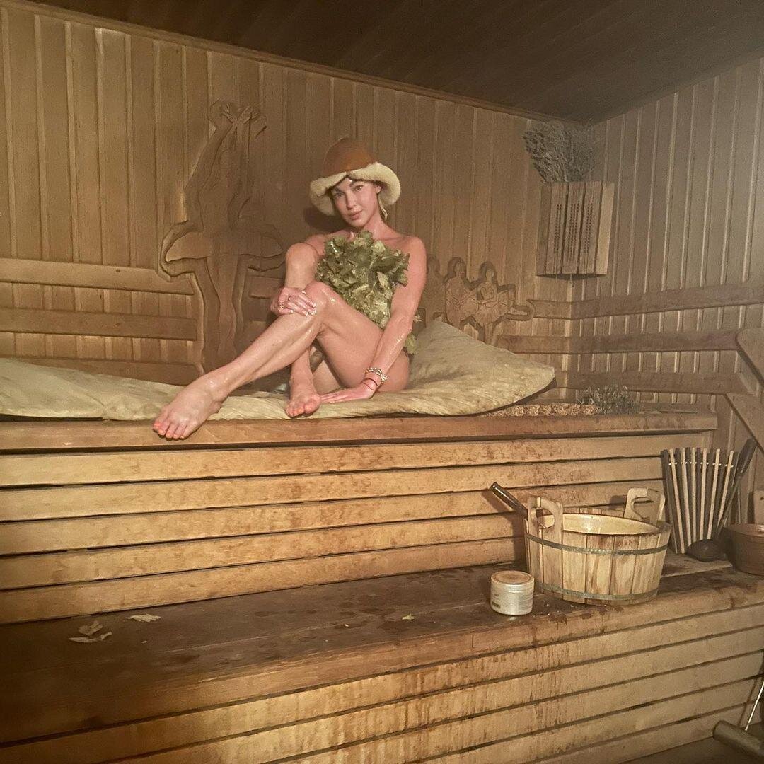 Не рассматривайте фото: Волочкова показала себя в бане нагишом — все  внимание привлекает одна деталь | Wday.ru | Дзен
