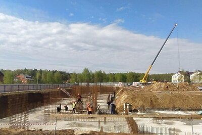    Работы по возведению двух домов для переселенцев из аварийного жилья © Пресс-служба Министерства строительного комплекса Московской области