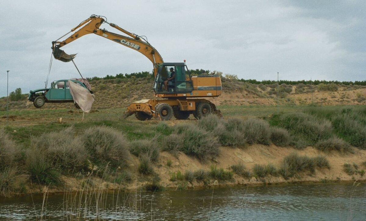 Кадр из Alcarràs 