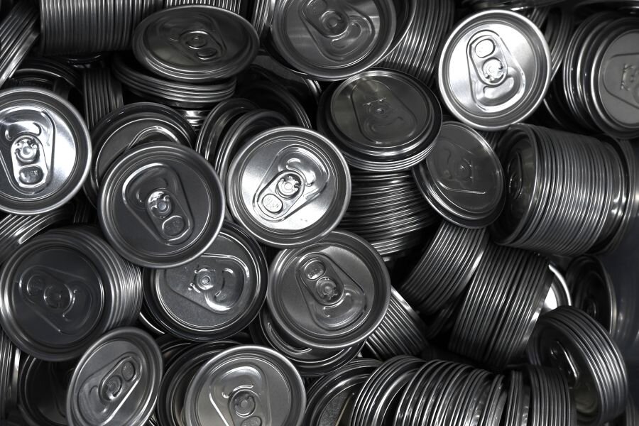    Алюминиевые банки © Максим Богодвид/РИА Новости