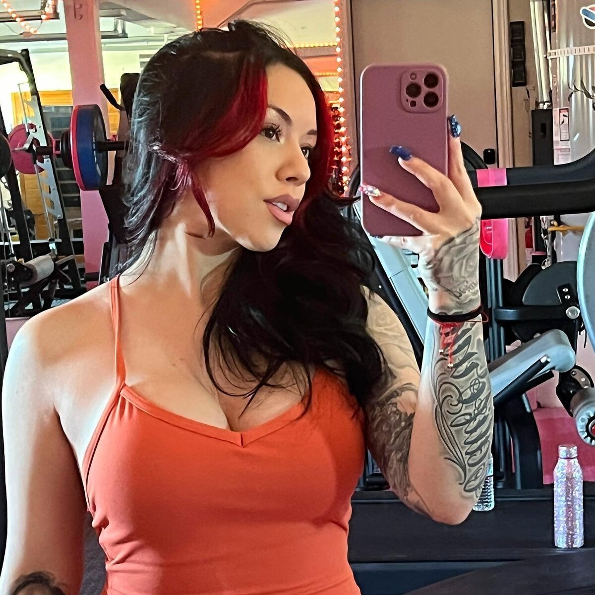 Листайте вправо, чтобы увидеть больше изображений