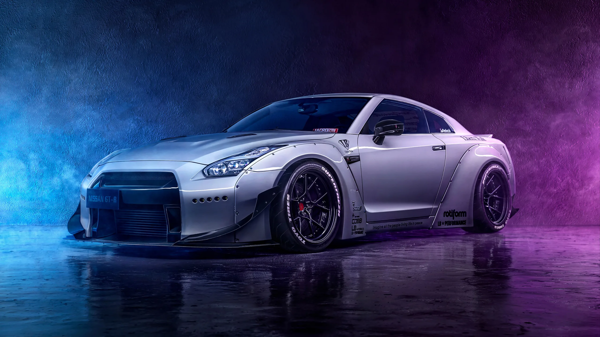 Золотой японский GTR r35