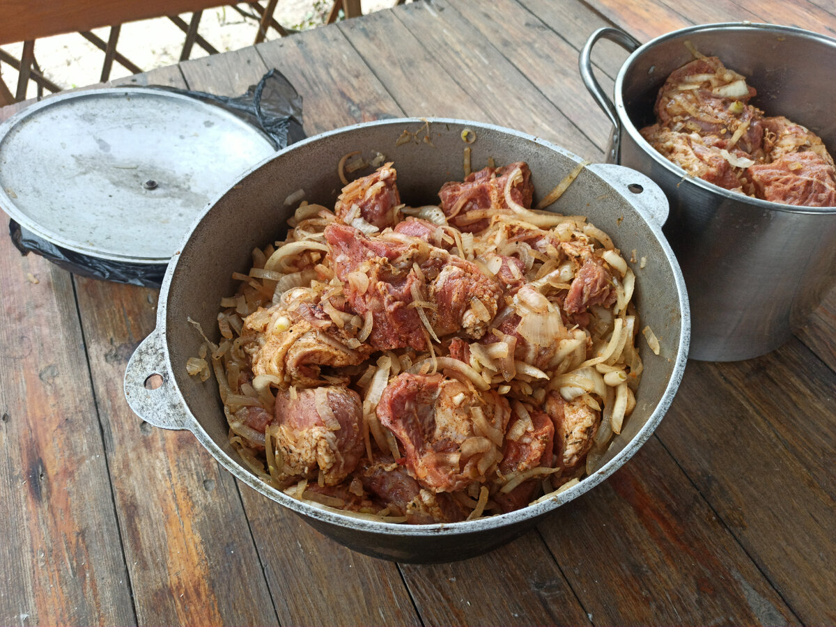 Сочный свиной шашлык, замаринованный в растительном масле с луком |  Кулинарная семья | Дзен