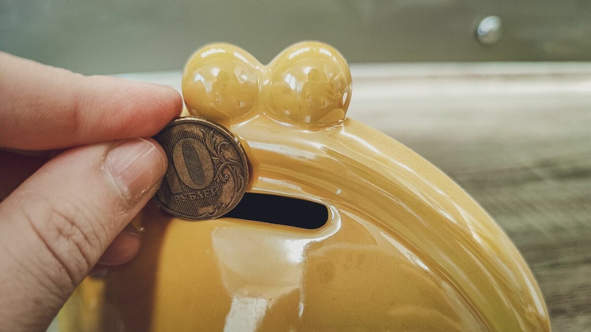     Сразу несколько задержаний блогеров-миллионников прогремели на всю Россию в апреле. Они попались на уклонении от уплаты налогов — ущерб в общей сложности оценивается в сотни миллионов рублей.