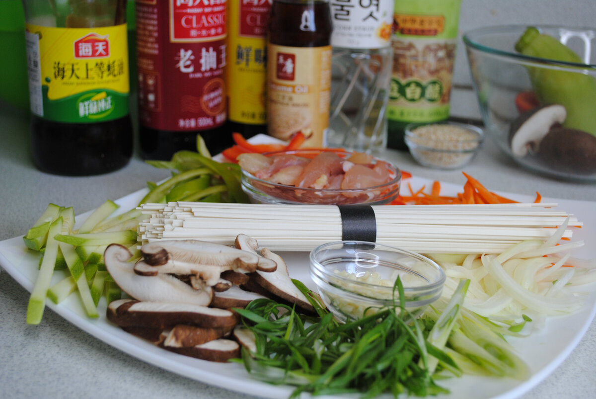 Ингредиенты для яки удон