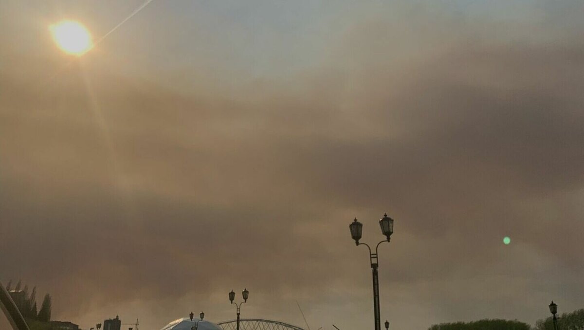     В Тюменской области с приходом жаркой погоды резко ухудшилась пожароопасная обстановка. В настоящее время сильнейший пожар бушует в Вагайском районе, в районе поселка Заречный.