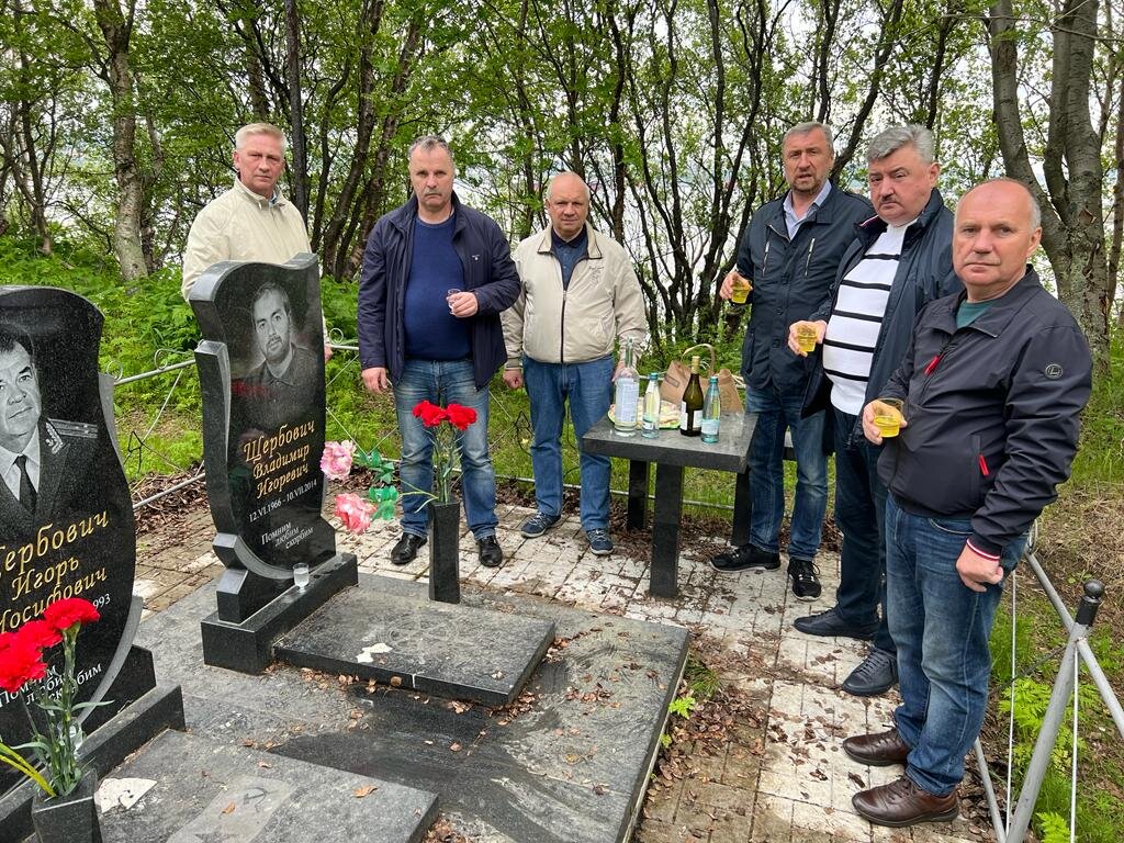 Слева направо: Владимир Загоровский, Вадим Масалытин, Сергей Березенко, Валерий Цуканов, Владимир Григорьев и Олег Подобашев. Снимал Андрей Борецкий в 2022 году.