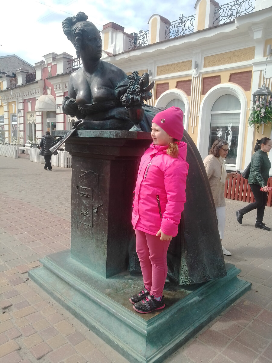 Ребенок примеряет роль