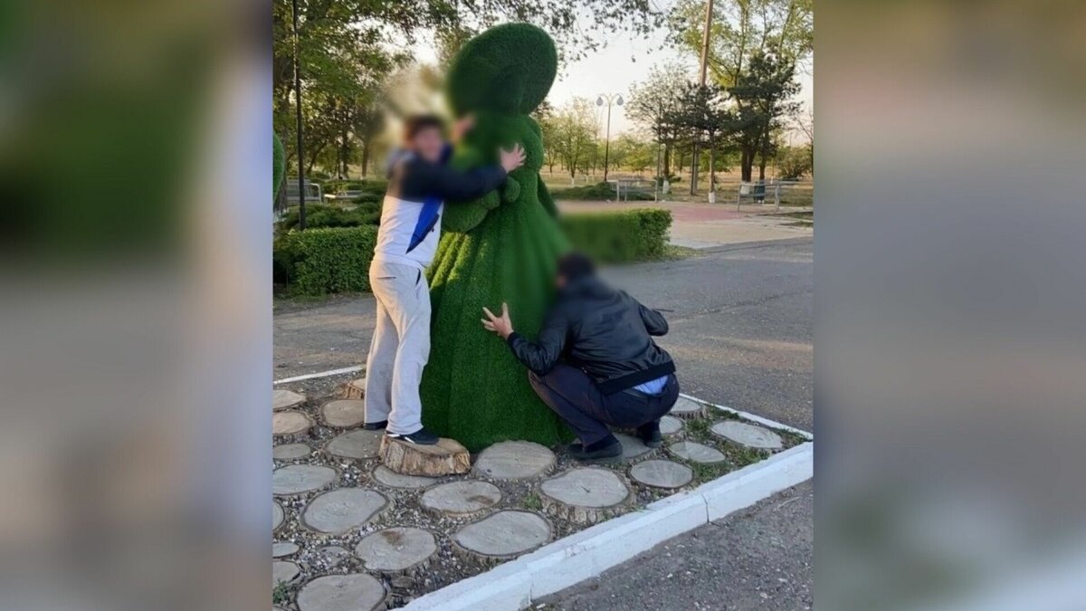     О задержании участников непристойной фотосессии сообщили в ГУ МВД России по Ставрополью.