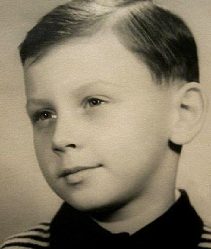 Актер евгений карельских биография личная жизнь семья Евгений Карельских: Преданный семьянин и любящий дедушка, который привил внукам 