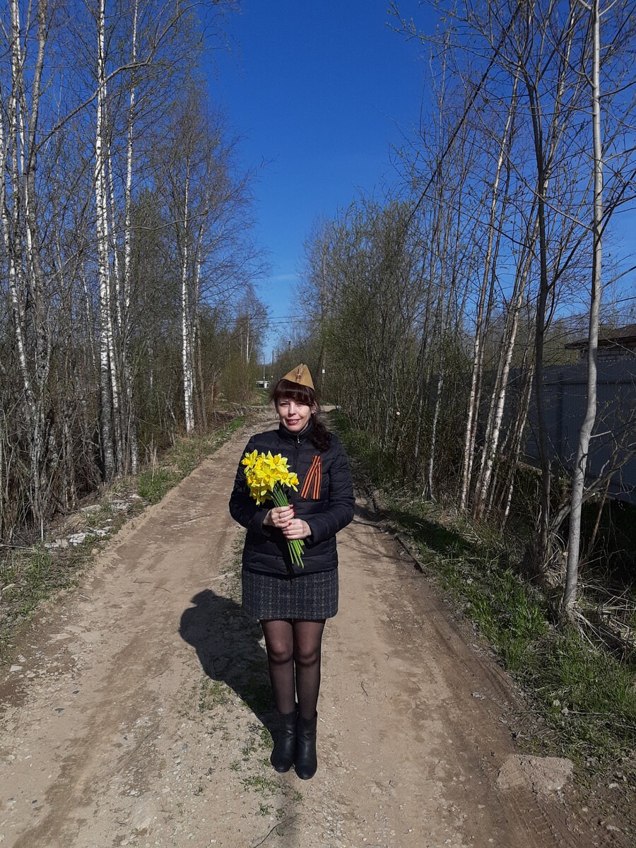 Дорога на даче выглядит так, как будто фронтовая. 9 мая 2023 год. Фото из личного архива.