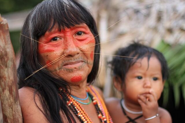 Немного расскажу о том, как живут самые маленькие индейцы, страшно ли им в джунглях и кто занимается их воспитанием.-2