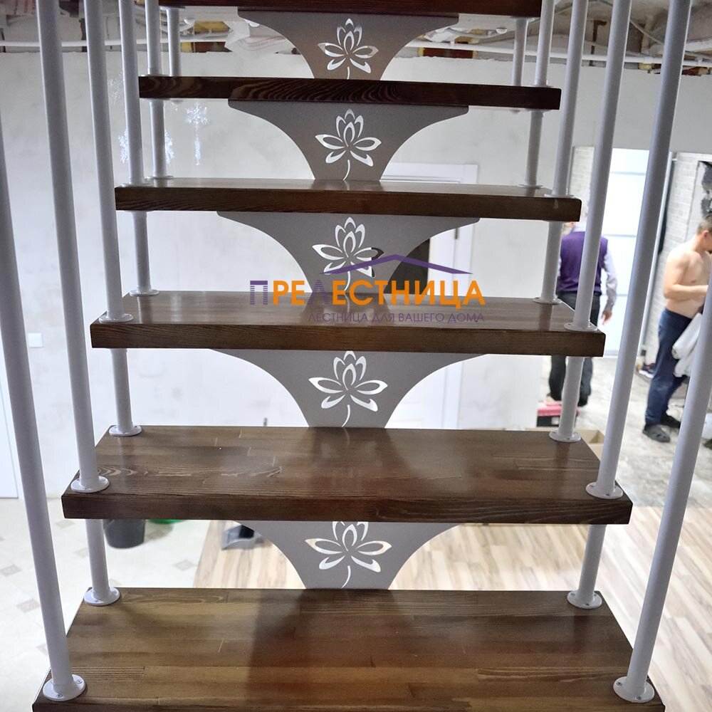 Лестница на металлокаркасе Ассоль-38