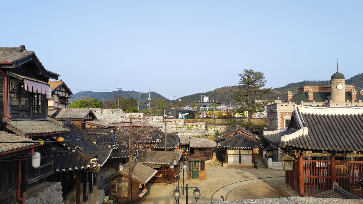 вид с моста на студию