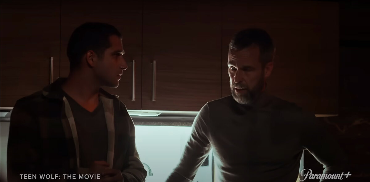 Волчонок от бывшего. Волчонок от бывшего. Волчонок от бывшего. Teen wolf the movie превью. Волчонок от бывшего.