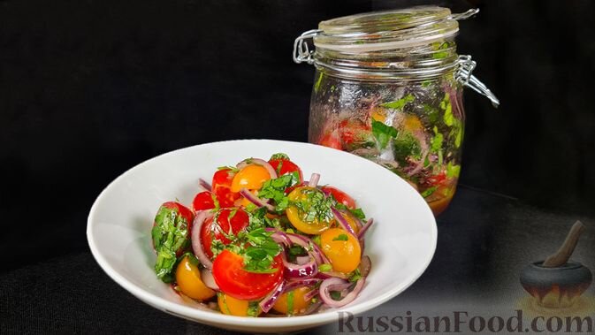 лук репчатый, помидоры черри, лимон, чеснок, зелень петрушки, базилик, бальзамический крем, масло растительное, сахар, перец молотый, соль