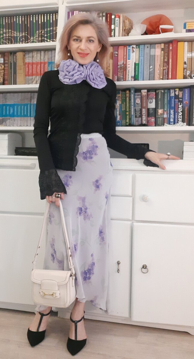 Рубашка и юбка из секонд-хэнда.