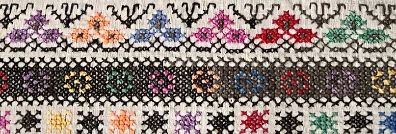 Илл. 1. Фрагмент вышитой скатерти