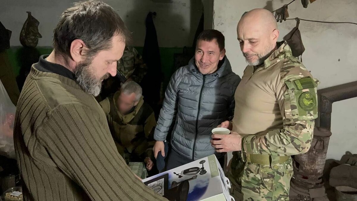     Участники рабочей группы по вопросам СВО занимаются интеграцией единого регионального стандарта помощи участникам спецоперации и членам их семей в субъектах РФ. Меры поддержки разрабатывались на основе программ, действующих в различных регионах Российской Федерации.