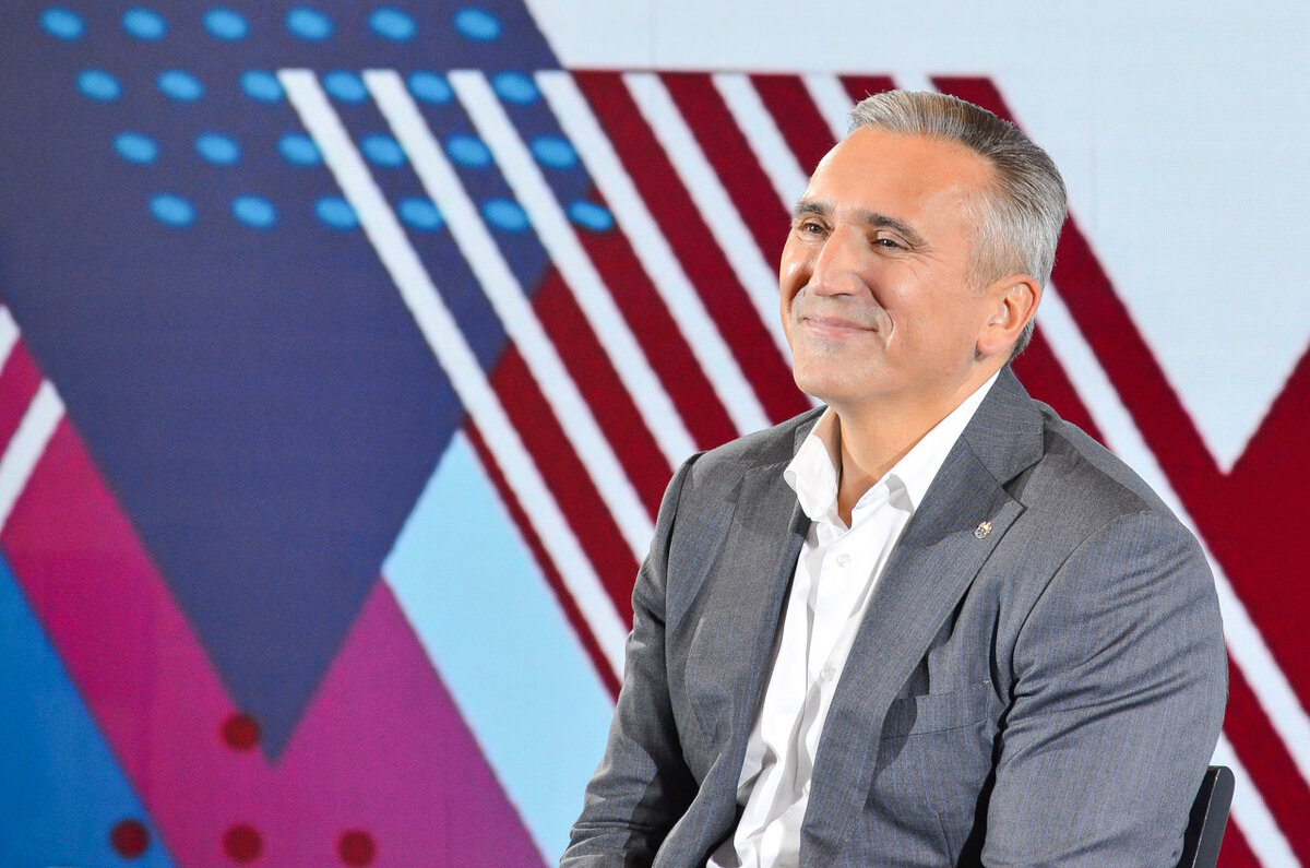 Александр Моор сообщил, что «Этажи» останутся в Тюмени.  Фото: Дмитрий Шевалдин