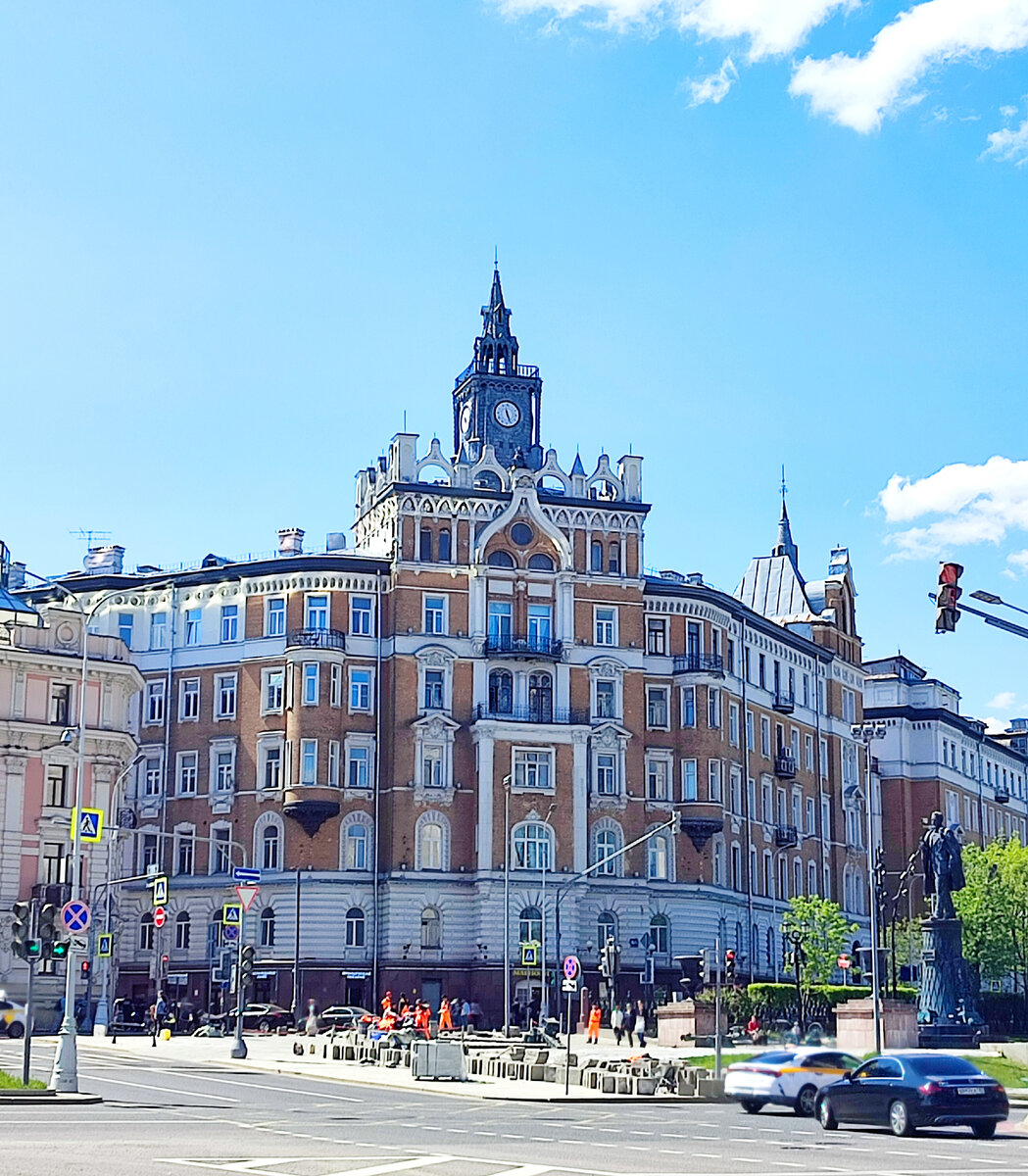 Дом с горгульями