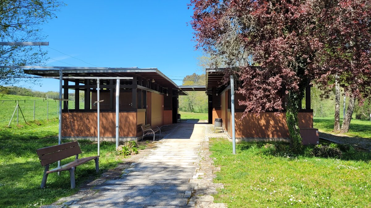 Душ и туалет на улице