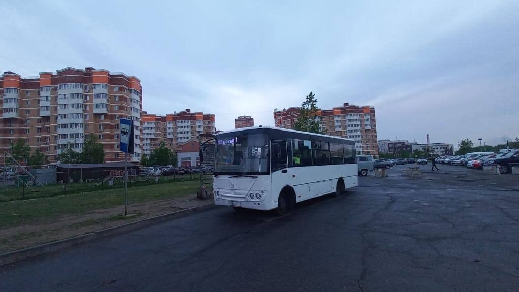     Полицейские устанавливают обстоятельства дорожно-транспортных происшествий с участием несовершеннолетних.