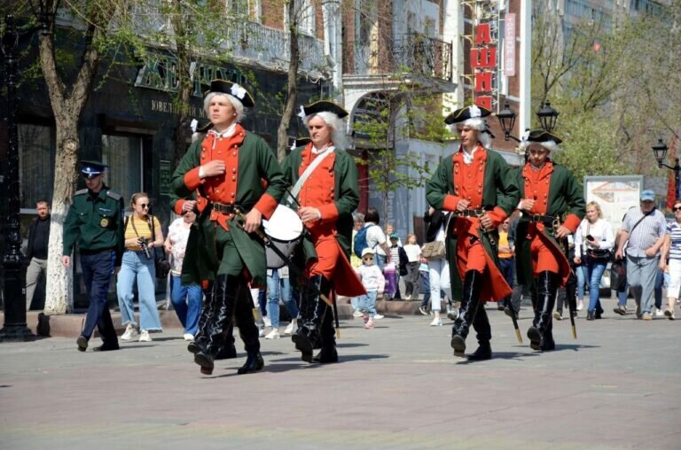    Каждый месяц по улице Советской Оренбурга будет проходить почетный караул 18 века Кристина Просвиркина