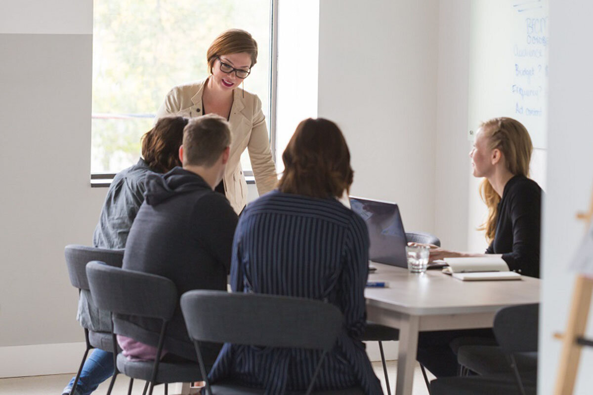    Большинство успешных людей и компаний пользуются услугами коуча
