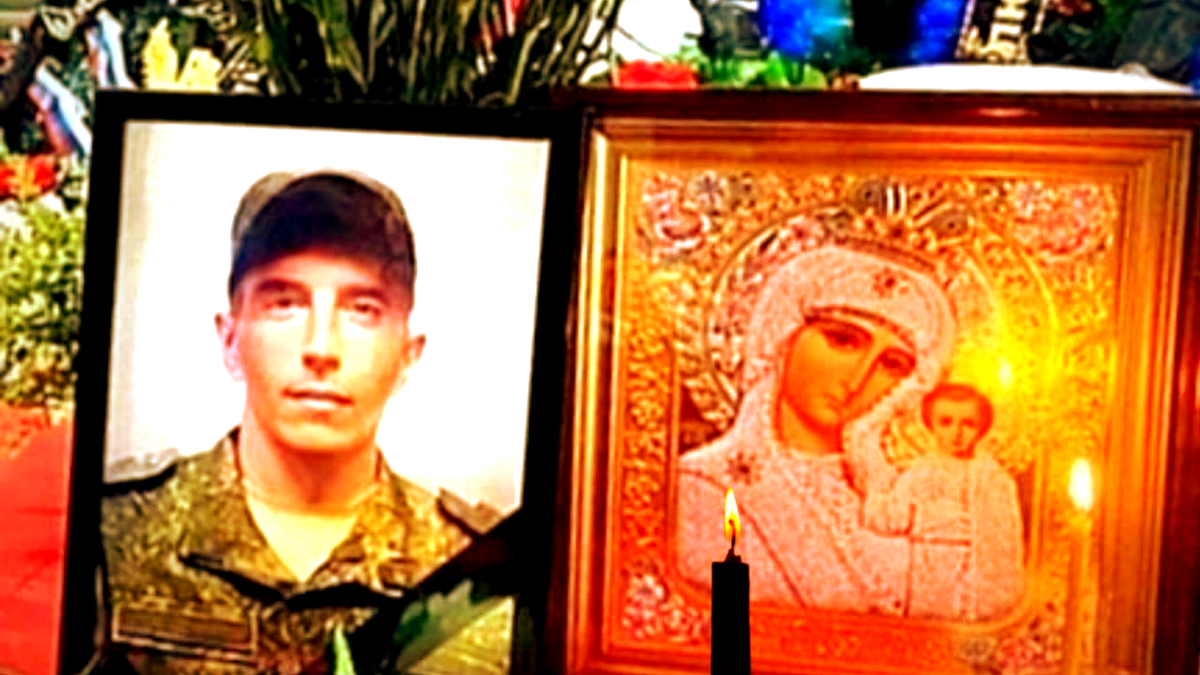 «Раненый боец помогал выносить с поля боя тяжелых, но себя спасти не ...