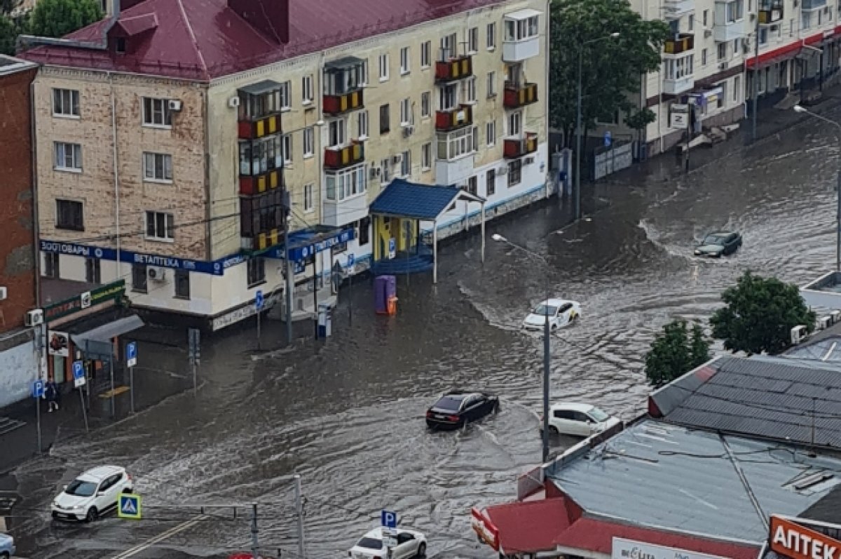 Снова по пояс в воде. Что происходит в Краснодарском крае из-за ливней ...